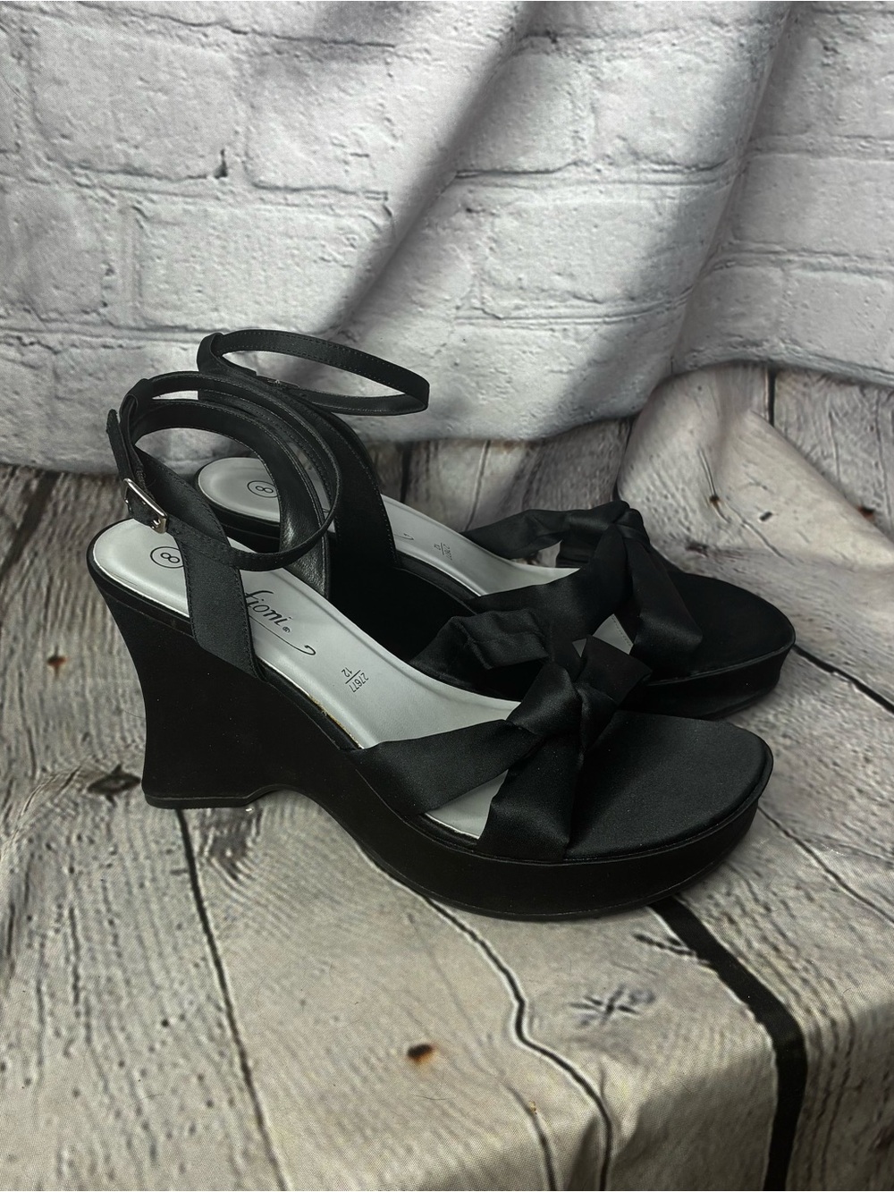 Vtg y2k Bratz Whimsigoth Black Promcore Satin Chunky Platform Wedge Sandals Sz 8